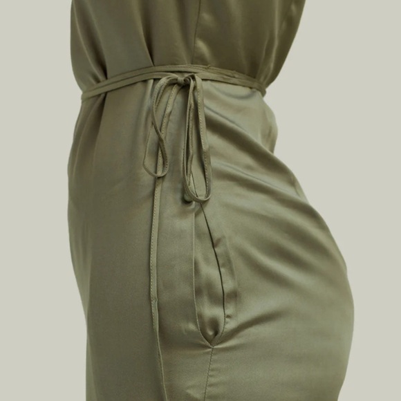 ETTITUDE Women’s size large Sateen Jumpsuit (onyx - black) NIB - Picture 4 of 9